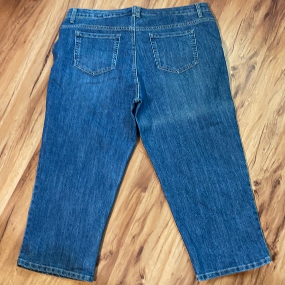 Style & Co Denim Capri Jeans Womens 16W Medium Wash Blue Stretch Cropped Leg - Picture 2 of 4